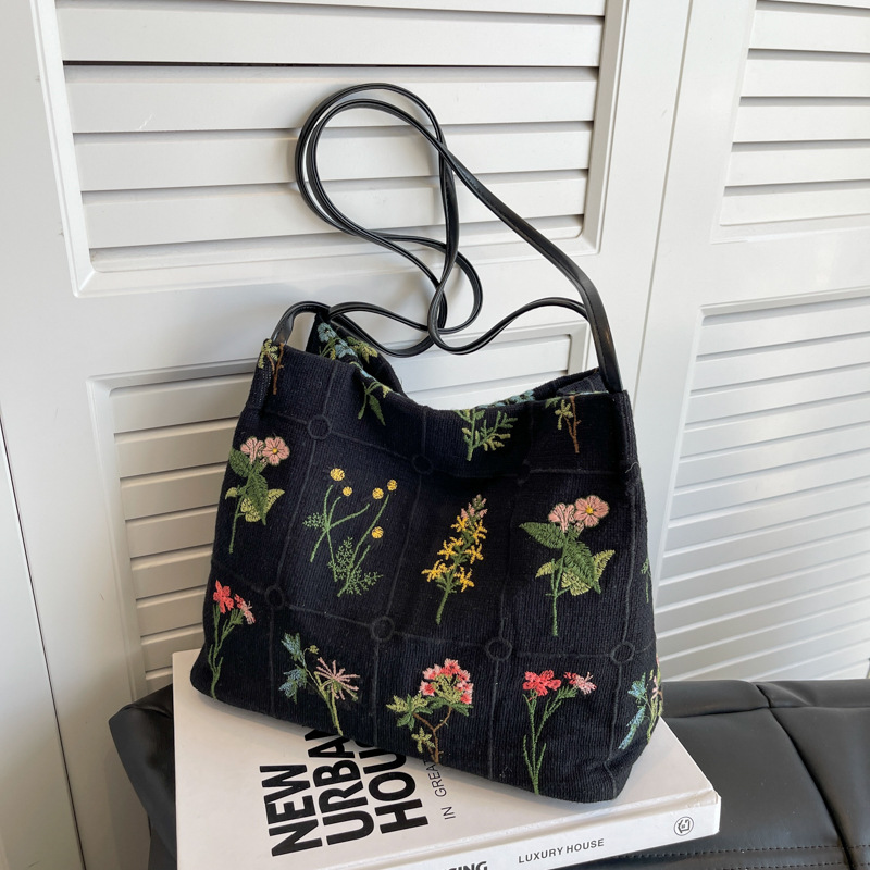 New Trend Women's Tote Bag